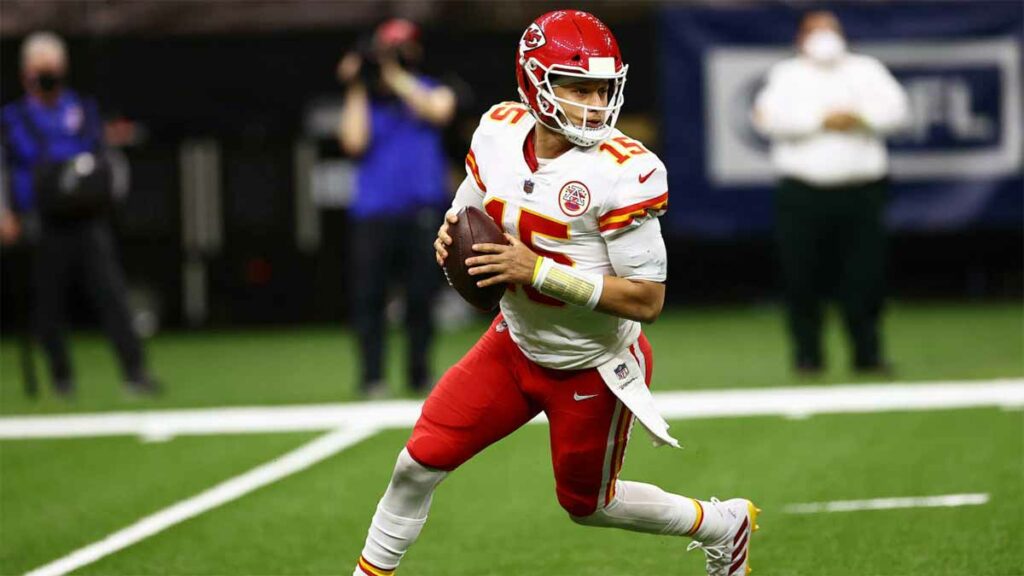The Way I See It - Chiefs Rule, Derek Carr Bolts, Raquel Welch